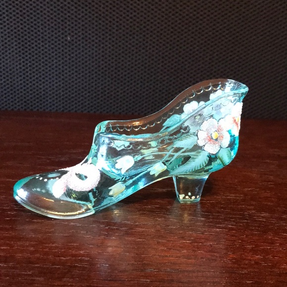 Fenton Signed Hand painted Shoe - Picture 1 of 5